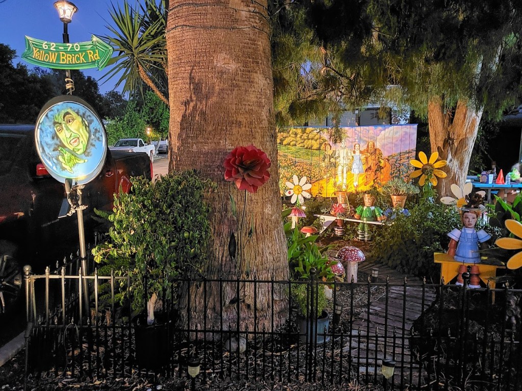 Flowers around a tree at Hollywood campgrounds.